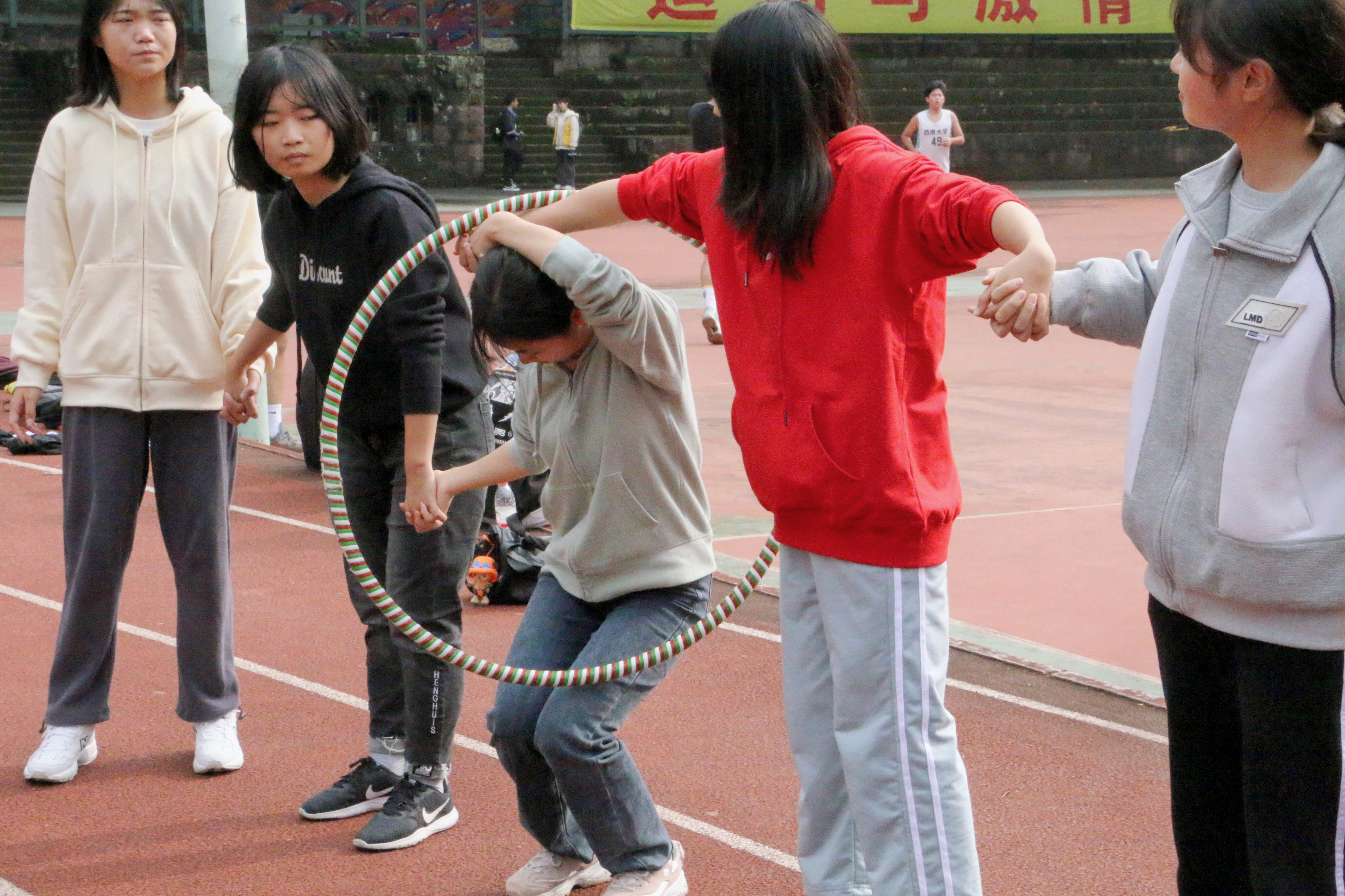 源于英国学子参加智传呼啦圈比赛项目.jpg